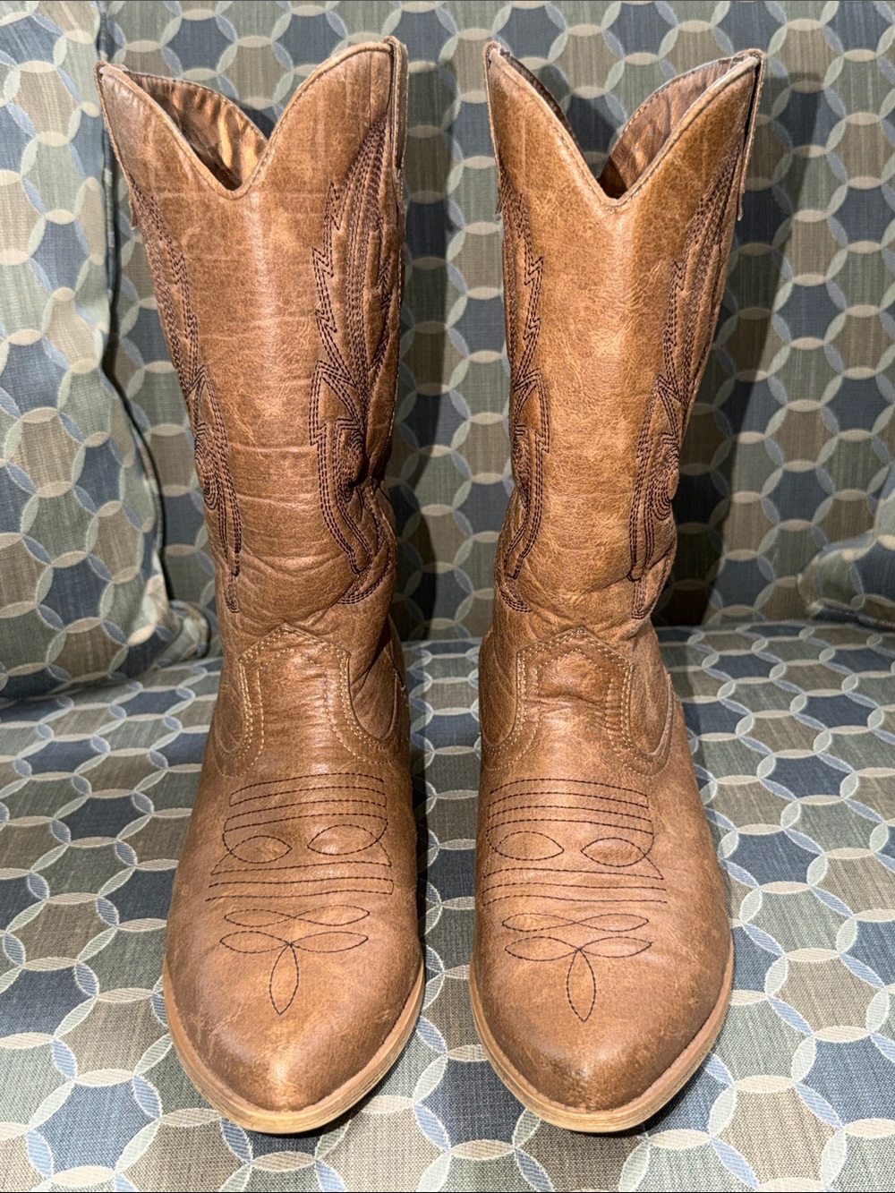 Women’s 10M Tan Embroidered Western Cowgirl Boots - Picture 3 of 10